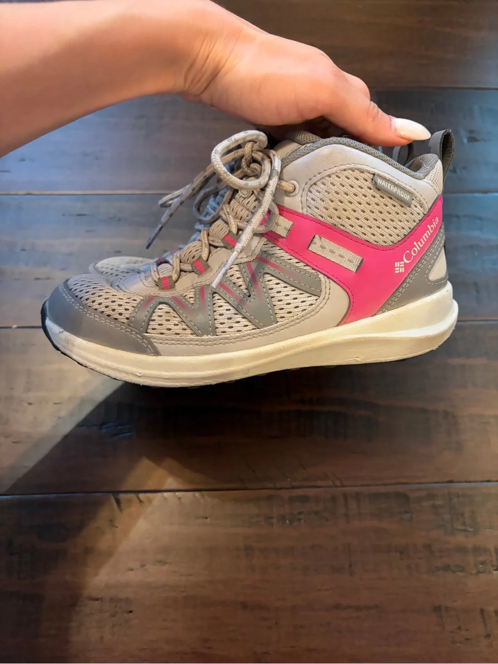 Columbia Light Gray and Pink Youth Hiking Shoe trail outdoors active camping - Picture 5 of 11